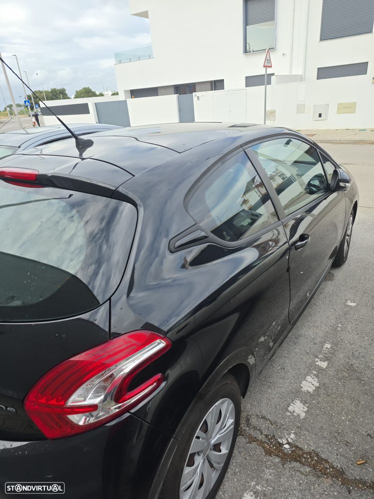 Peugeot 208 1.2 PureTech Allure - 4