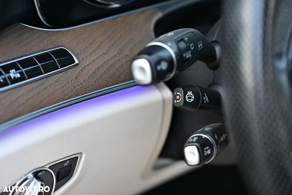 Mercedes-Benz E 220 d T-Modell 4MATIC Aut - 18