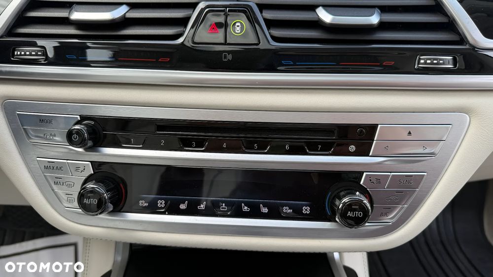 BMW Seria 7 750Li xDrive Edition Exclusive - 36