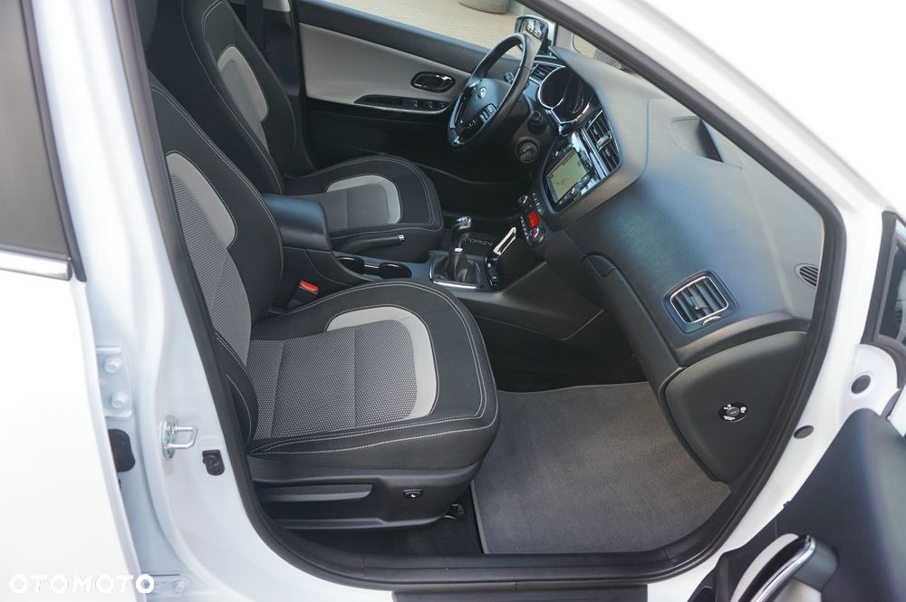 Kia Ceed 1.6 GDI Dream Team Edition - 20