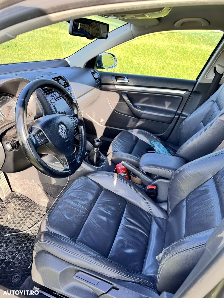 Volkswagen Jetta 2.0 TDI Sportline - 3