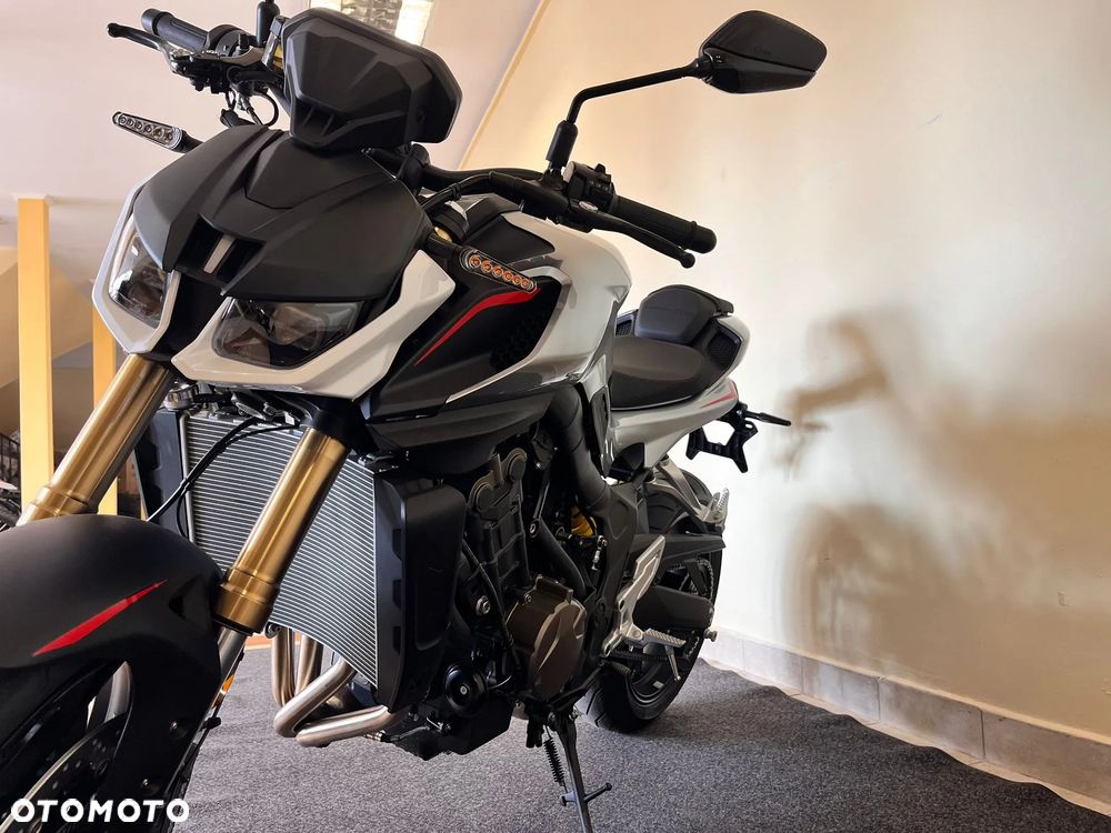 QJMOTOR SRK 800 - 12