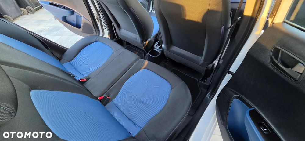 Hyundai i10 1.1 FIFA WM Edition - 15