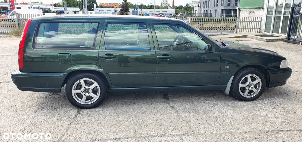 Volvo V70 2.4 - 15