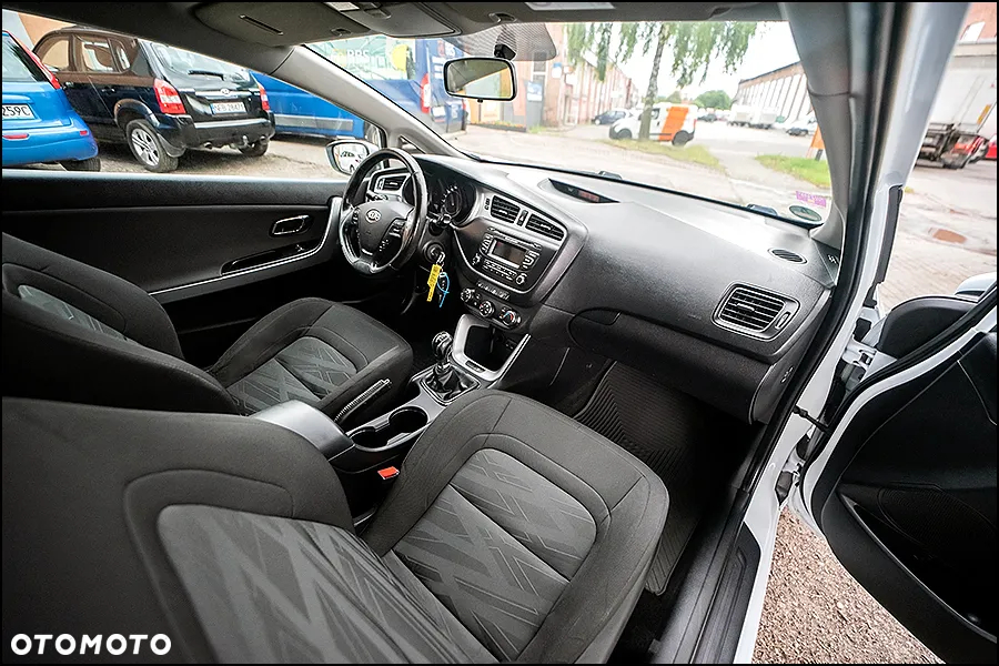 Kia ProCeed - 18