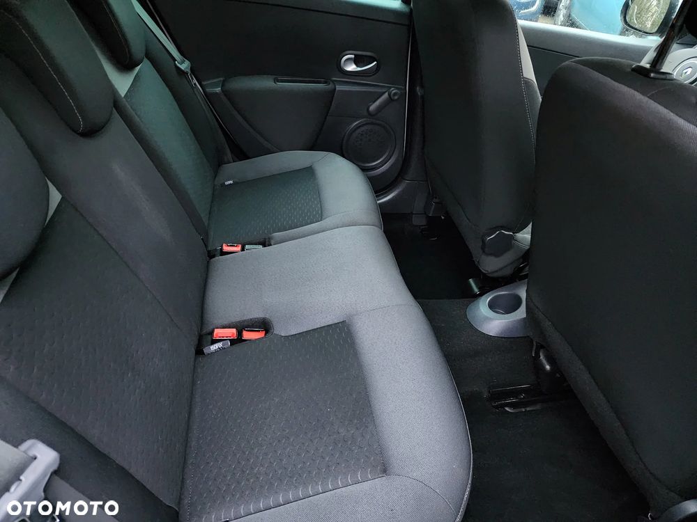 Renault Clio TCe 100 Grandtour Dynamique - 24