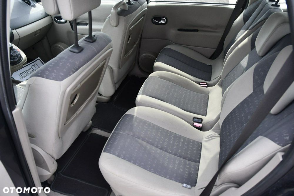 Renault Grand Scenic - 19