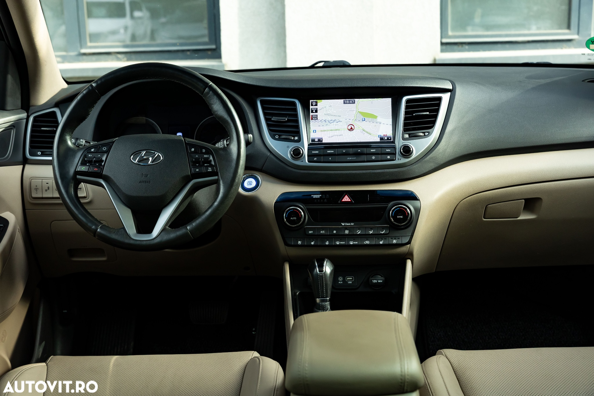 Hyundai Tucson 2.0 CRDI 4WD 6AT Luxury Pack+ - 11