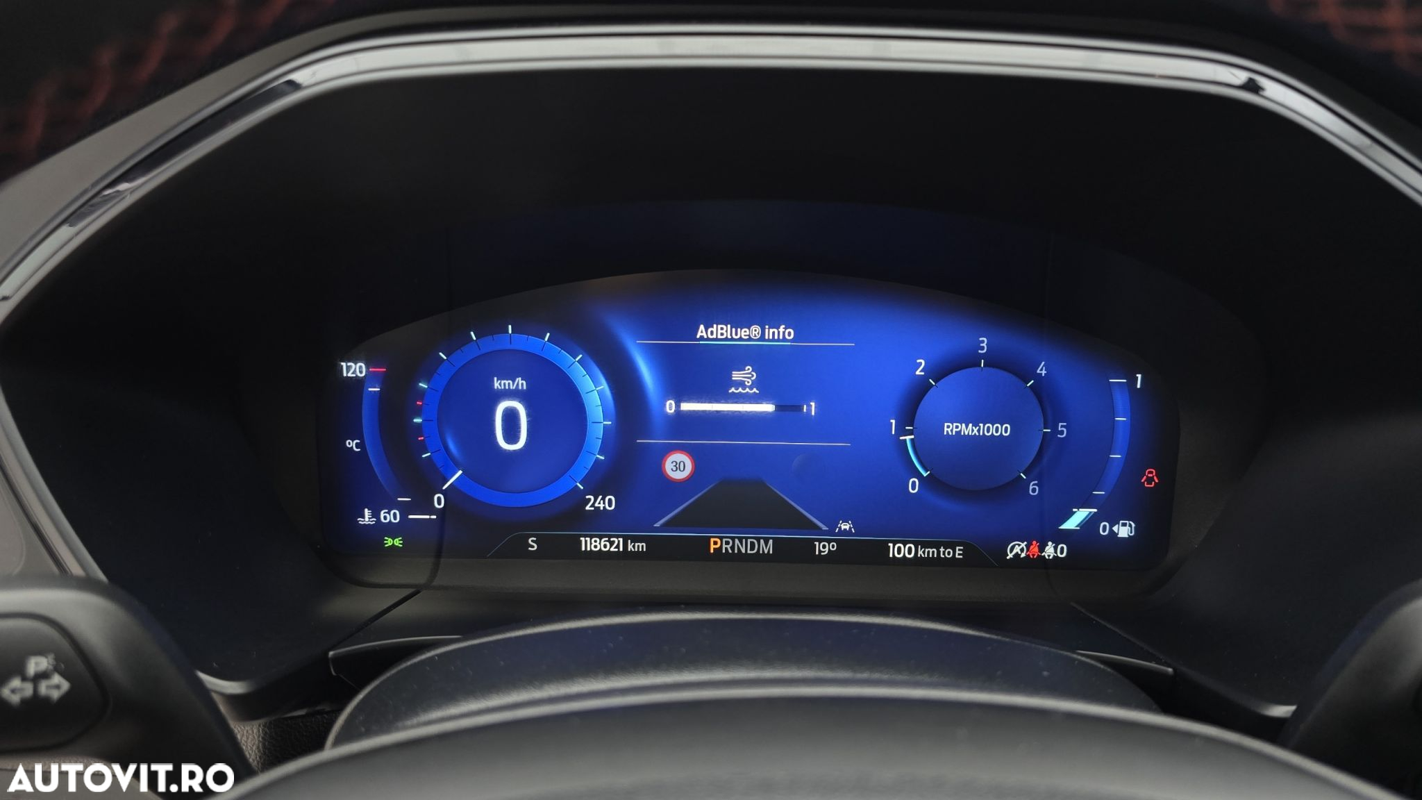 Ford Kuga - 16