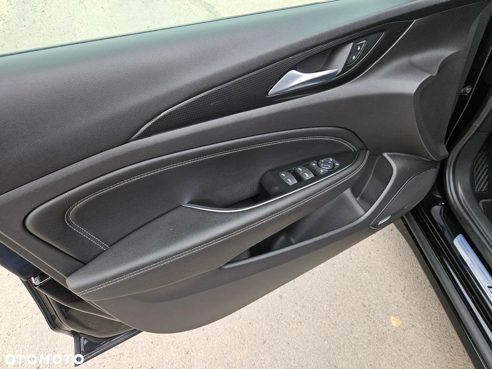 Opel Insignia 2.0 CDTI 4x4 GSi S&S - 25