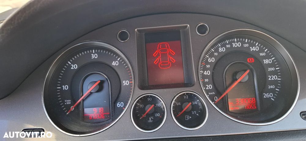 Volkswagen Passat 2.0 TDI DPF Highline - 5
