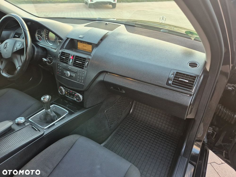 Mercedes-Benz Klasa C 200 CDI DPF BlueEFFICIENCY Elegance - 7