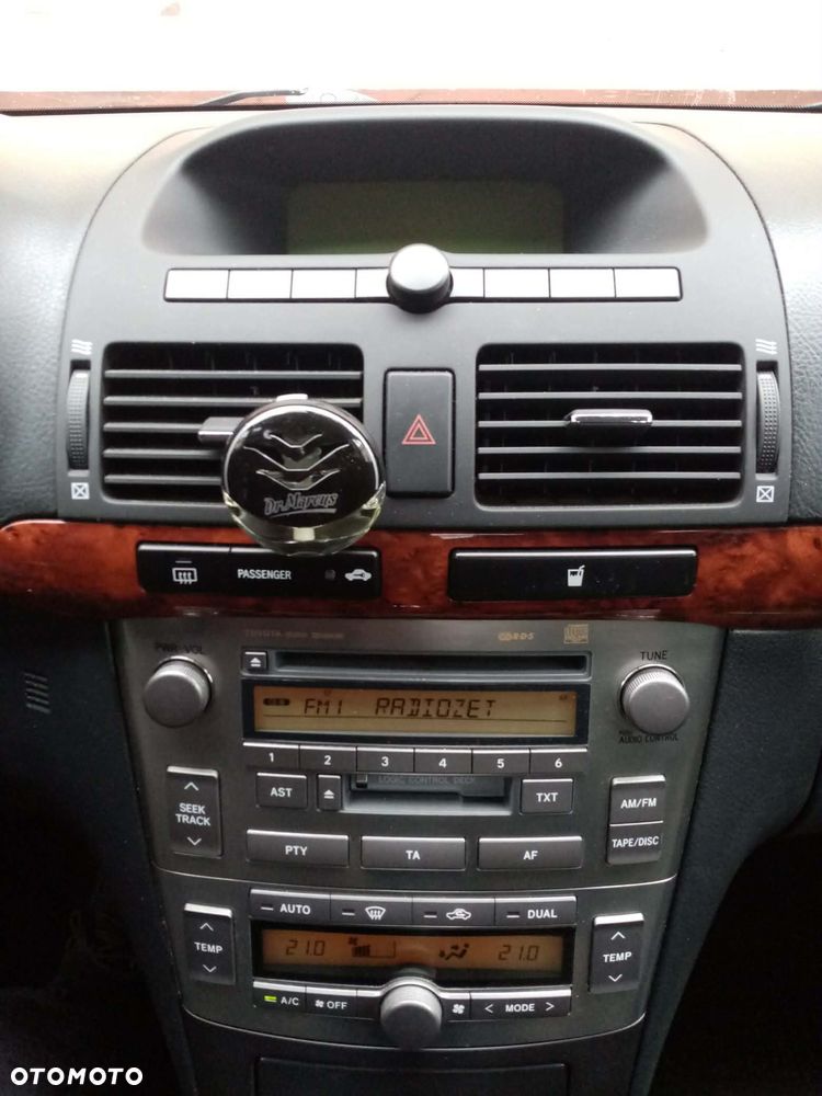 Toyota Avensis - 8