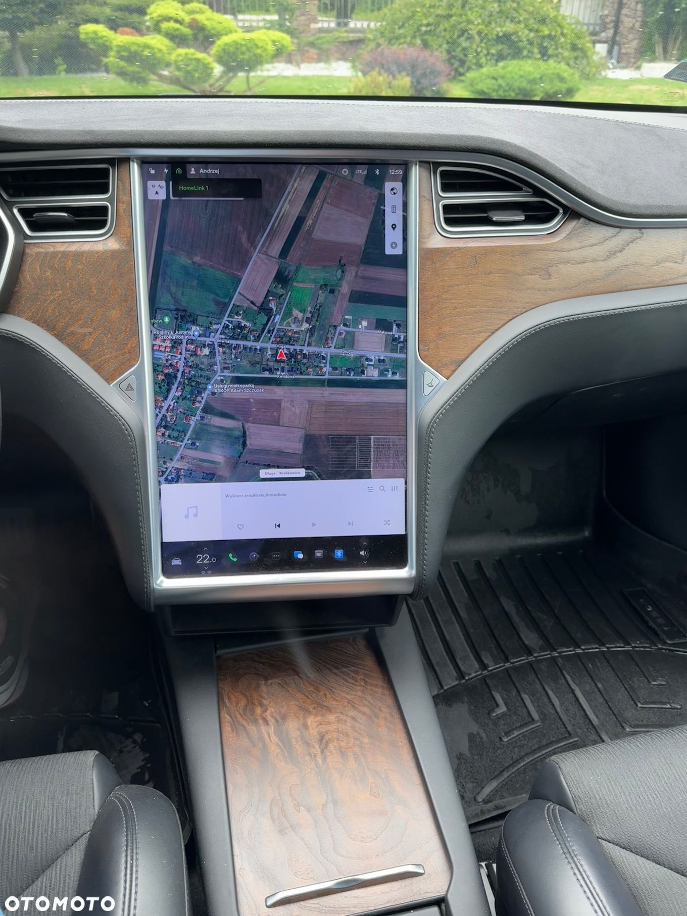 Tesla Model S - 15
