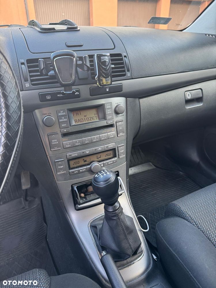Toyota Avensis 2.0 D-4D Team - 9
