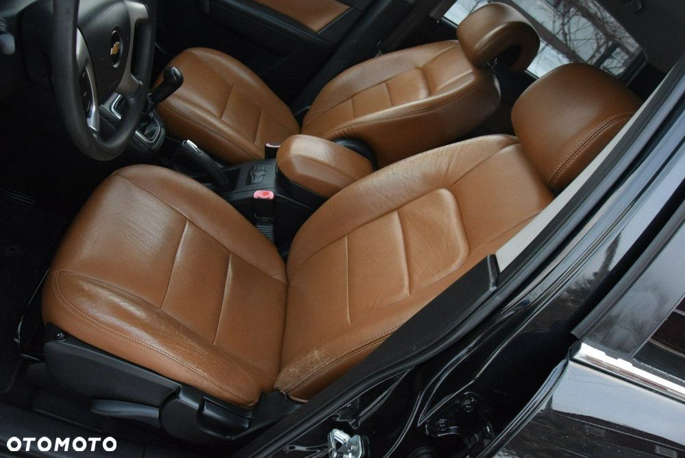 Chevrolet Captiva - 25