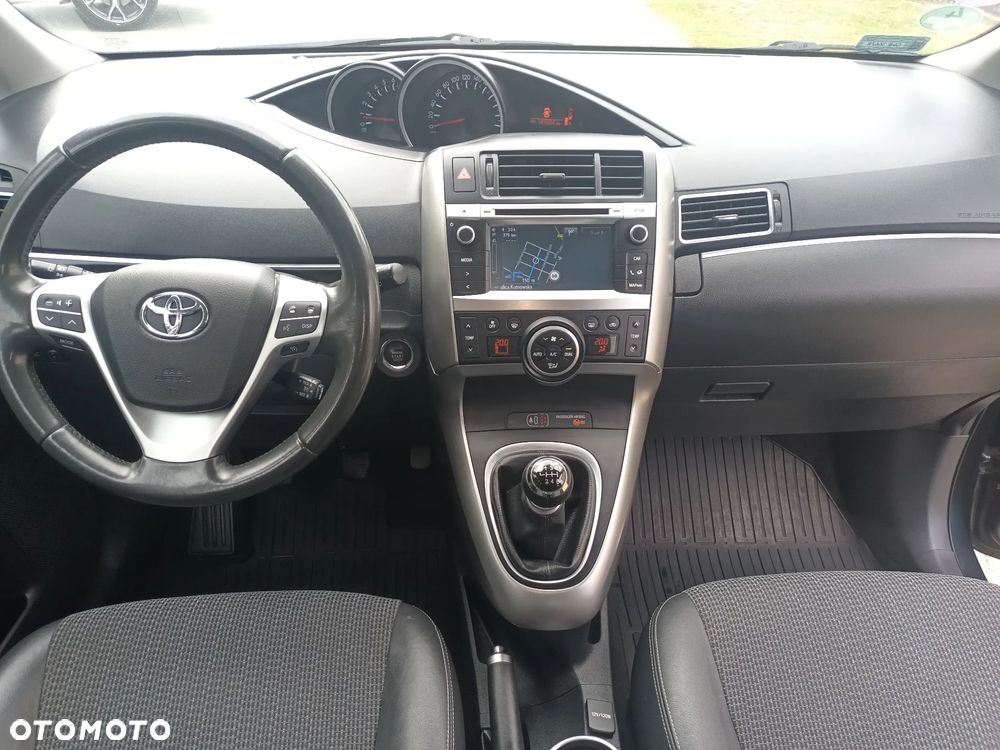 Toyota Verso 1.8 Prestige 7os EU6 - 12