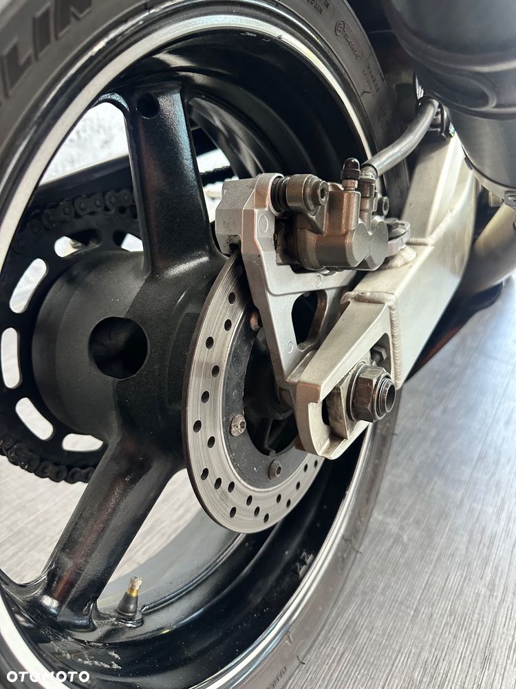 Yamaha R6 - 17