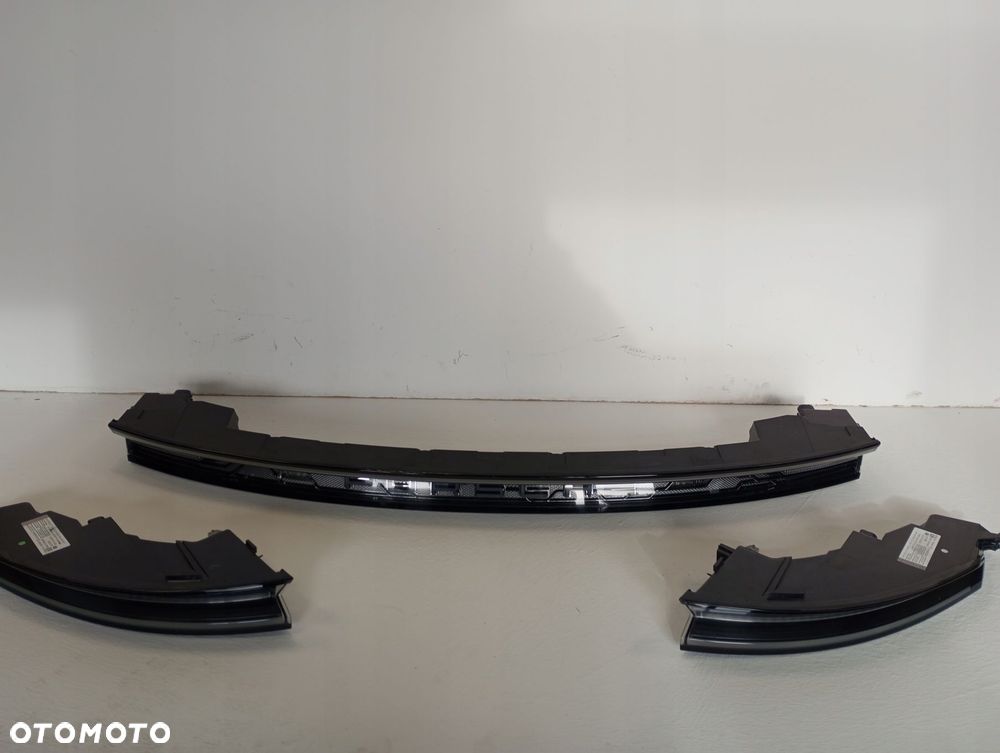 Lampa TYLNA PORSCHE TAYCAN PRAWA LEWA 9JA-945096-A 9JA945095-A 9JA-945082-F - 1