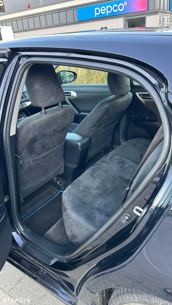 Lexus CT - 17