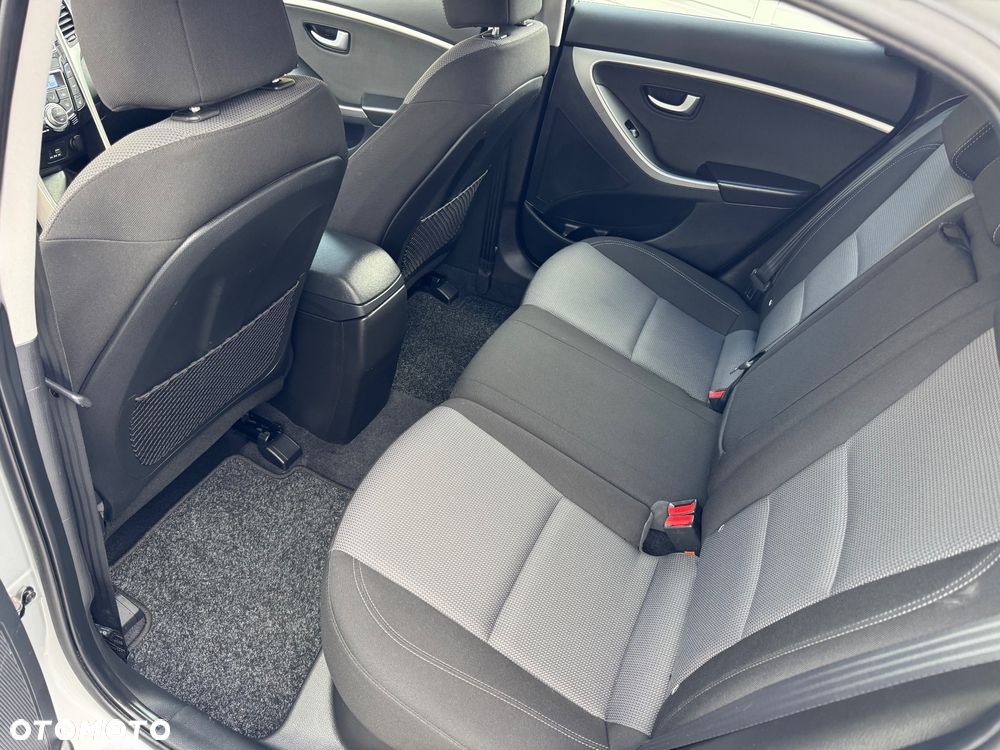 Hyundai i30 1.4 BlueDrive Go - 16