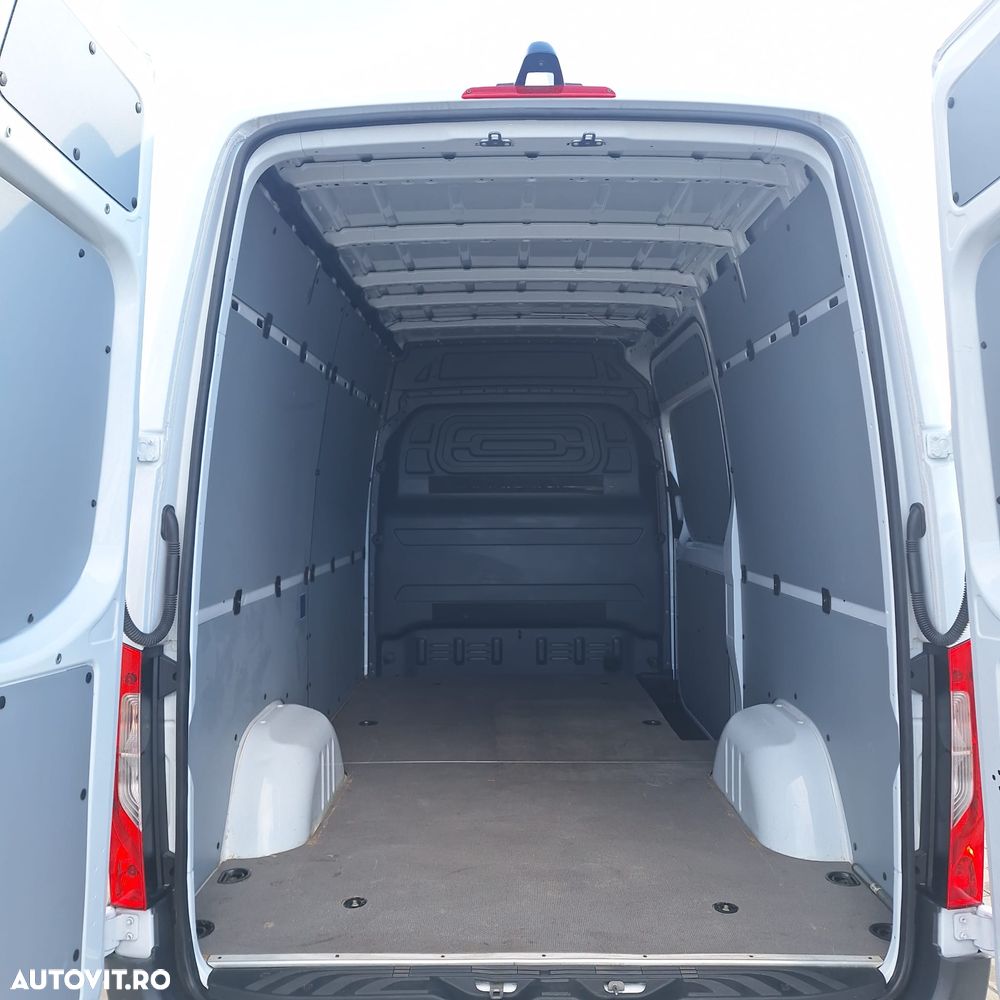 Mercedes-Benz SPRINTER - 2