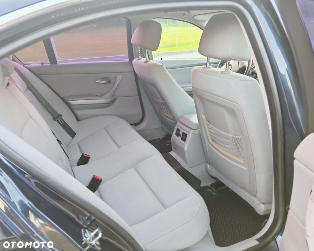 BMW Seria 3 325i - 8