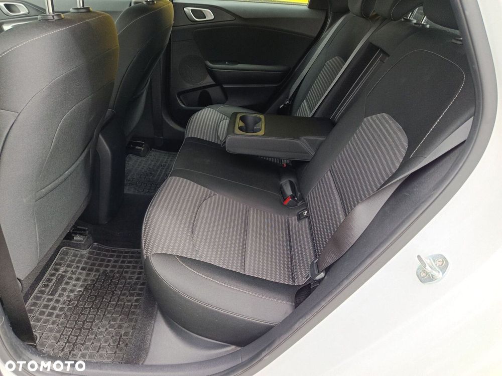Kia Ceed 1.5 T-GDI M - 13