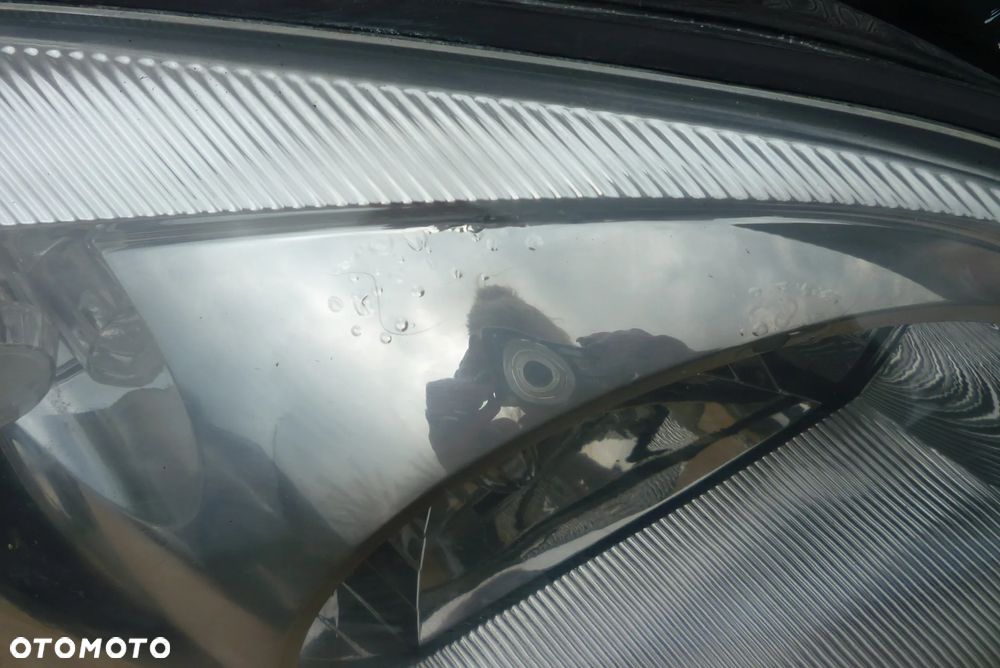 lampa prawa Kia Sportage II - 3