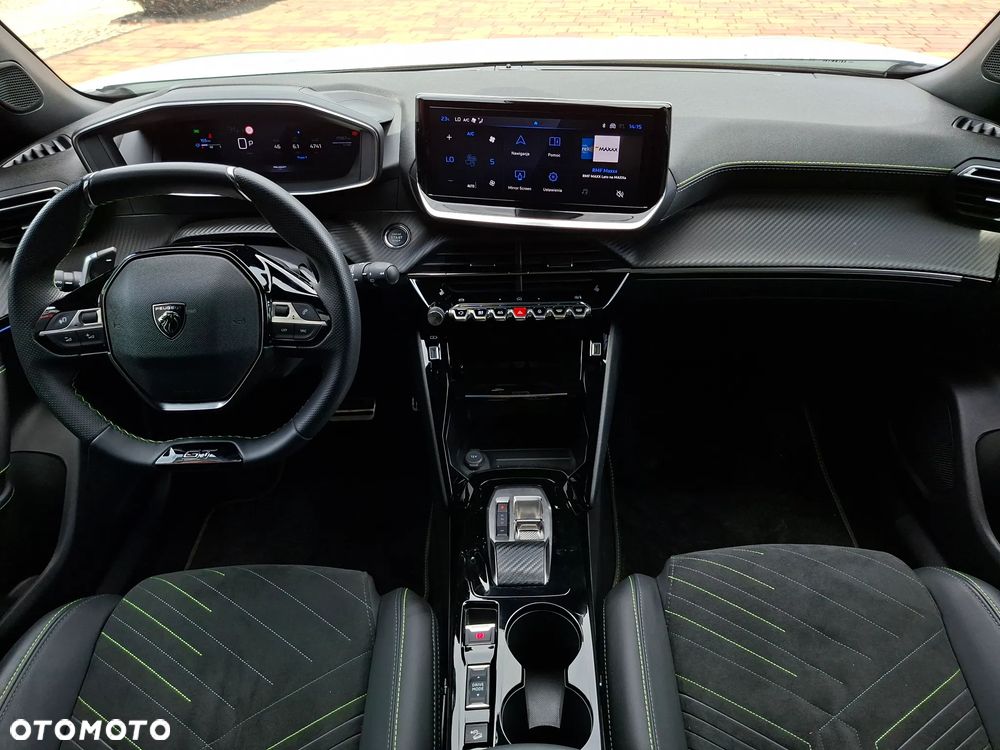 Peugeot 2008 Hybrid 136 e-DSC GT - 21