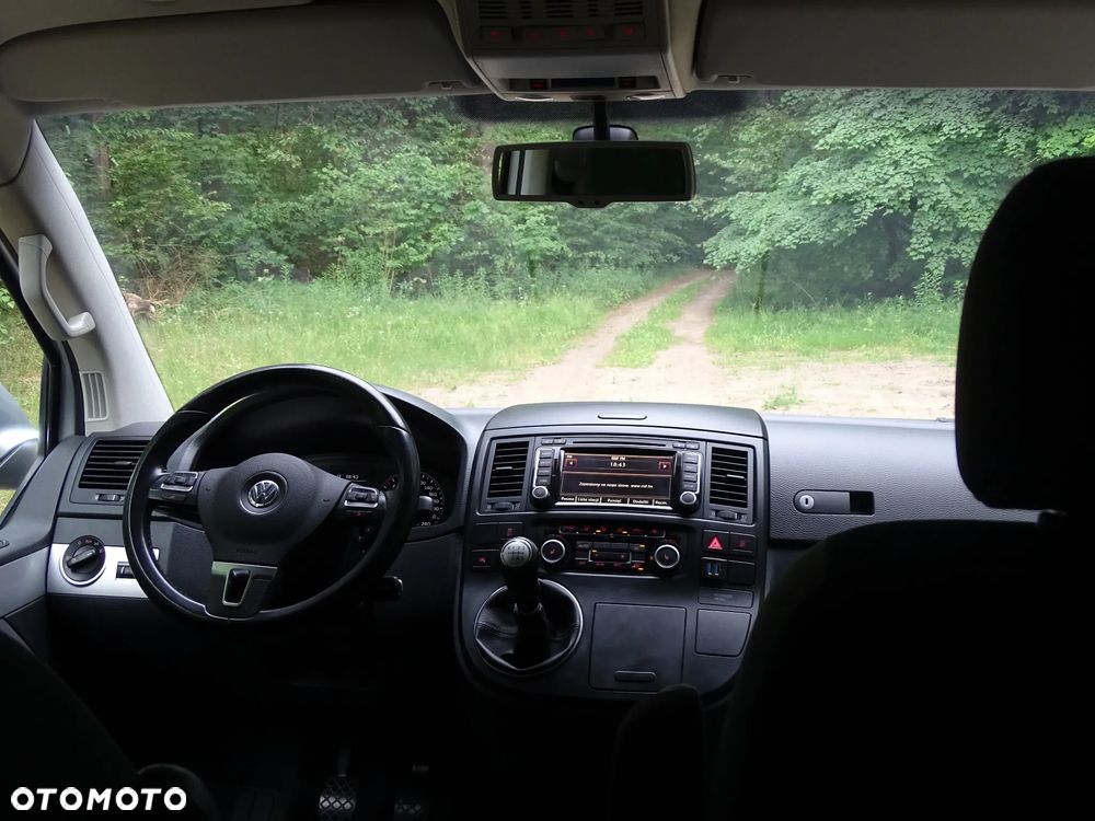 Volkswagen Multivan - 21