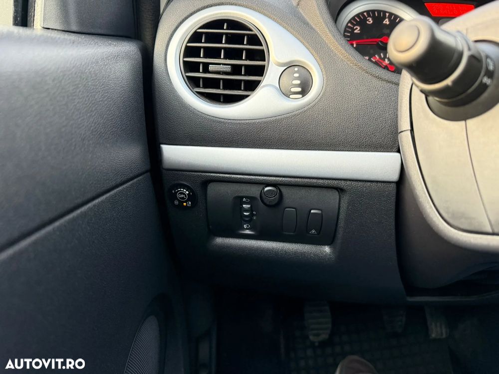 Renault Clio Estate 1.2 Expression - 9