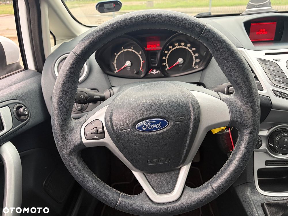 Ford Fiesta 1.25 Champions Edition - 8