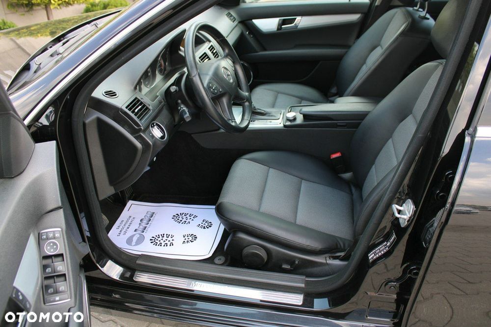Mercedes-Benz Klasa C 220 (BlueTEC) d 7G-TRONIC Exclusive - 19