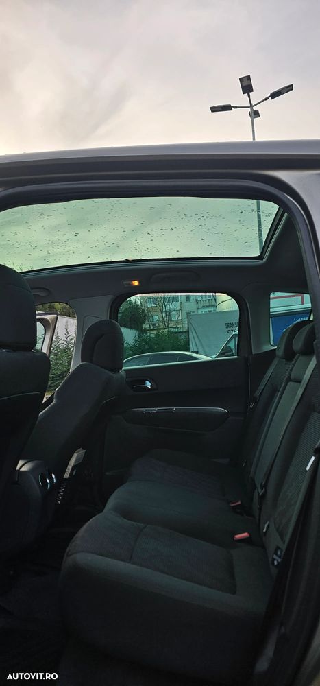 Peugeot 3008 Hybrid4 - 13