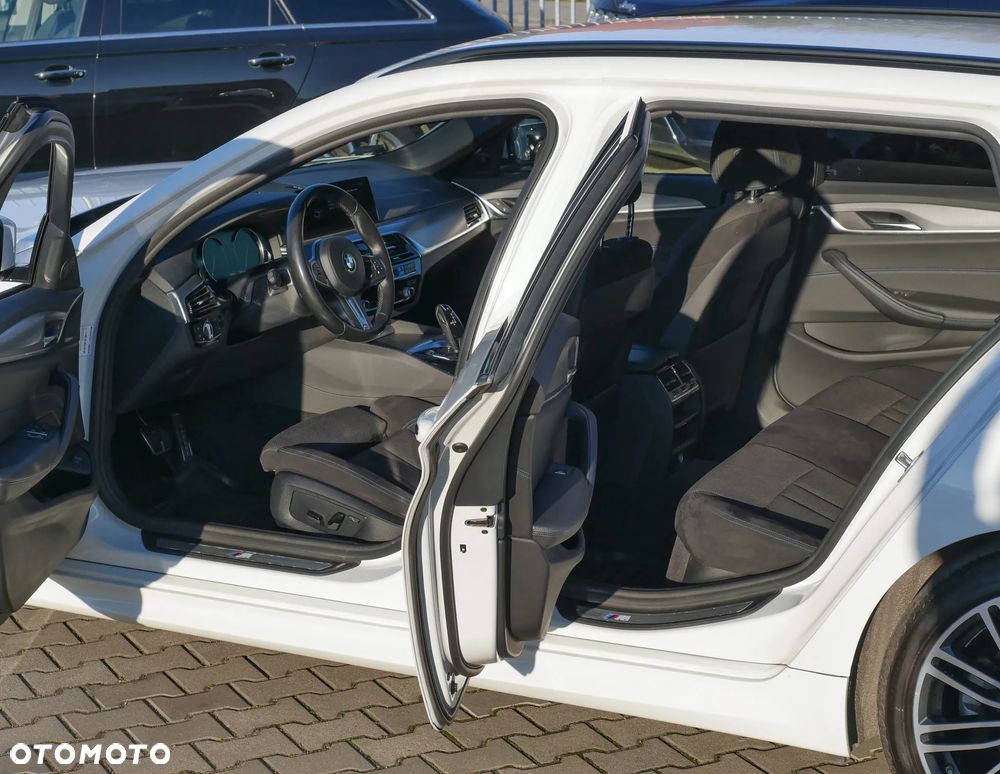 BMW Seria 5 520d xDrive M Sport sport - 11
