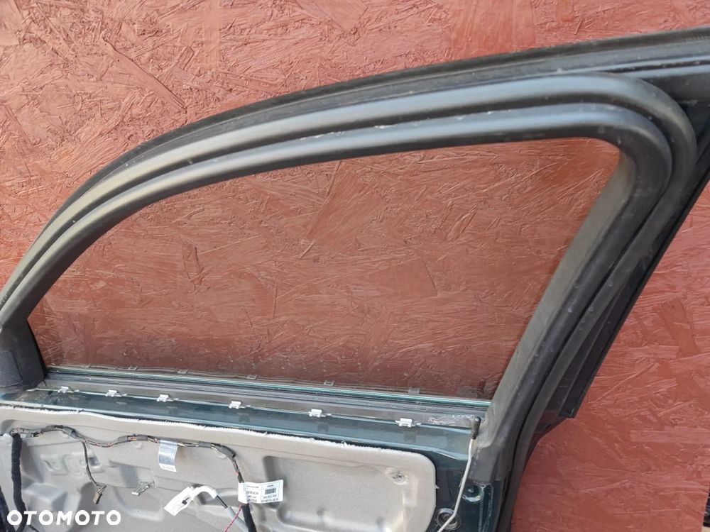 BMW E60 / E60 LCI / E61 / E61 LCI. ORYGINALNE KOMPLETNE DRZWI LEWE / PRAWE EUROPA. W KOL. TIEFGRUEN METALLIC. O NR: 7 202 339 / 7 181 003 / 7 111 375 / 7 202 340 / 7 111 376 / 7 181 004 OEM. W BARDZO DOBRYM STANIE. - 25