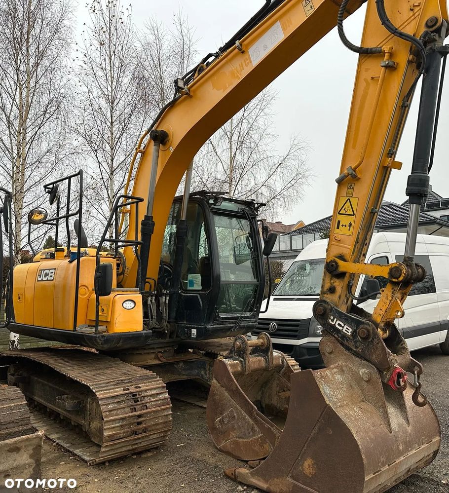 JCB JS 130 - 2