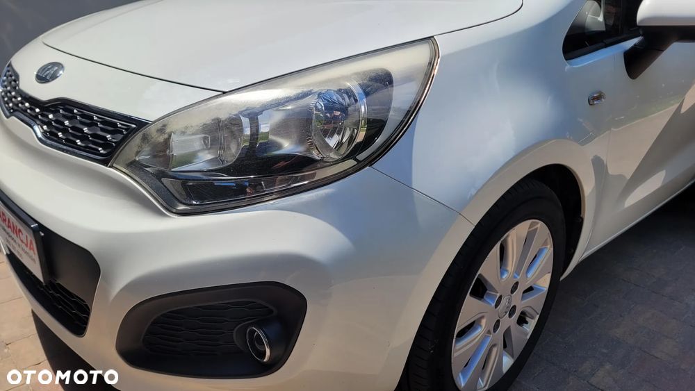 Kia Rio 1.4 Dream Team Edition - 12