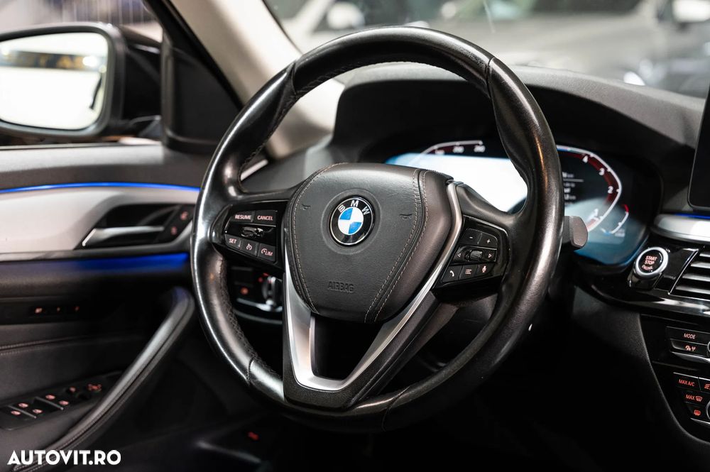 BMW Seria 5 520d Aut. Luxury Line - 14