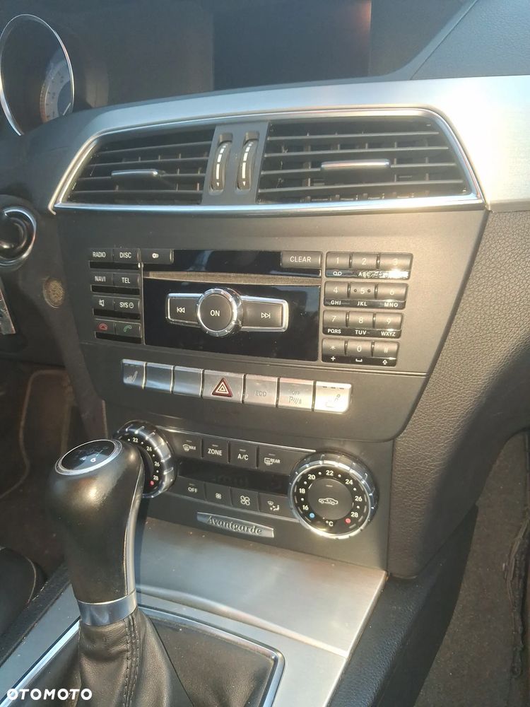 Mercedes-Benz Klasa C 200 (BlueEFFICIENCY) Avantgarde - 21