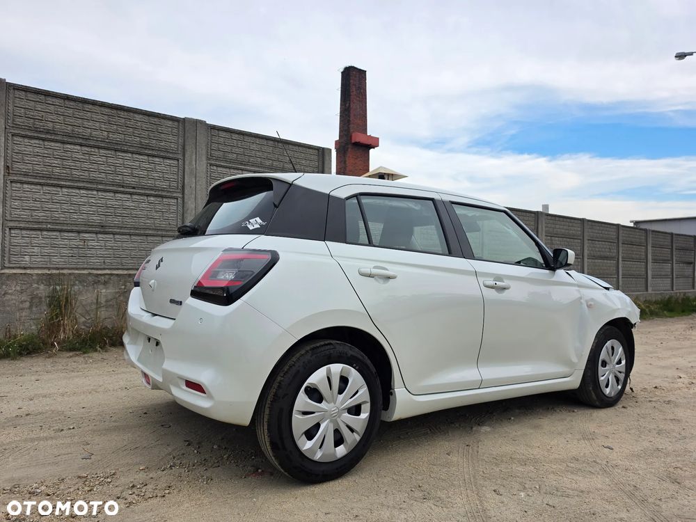 Suzuki Swift 1.2 Dualjet Hybrid MT Club - 4