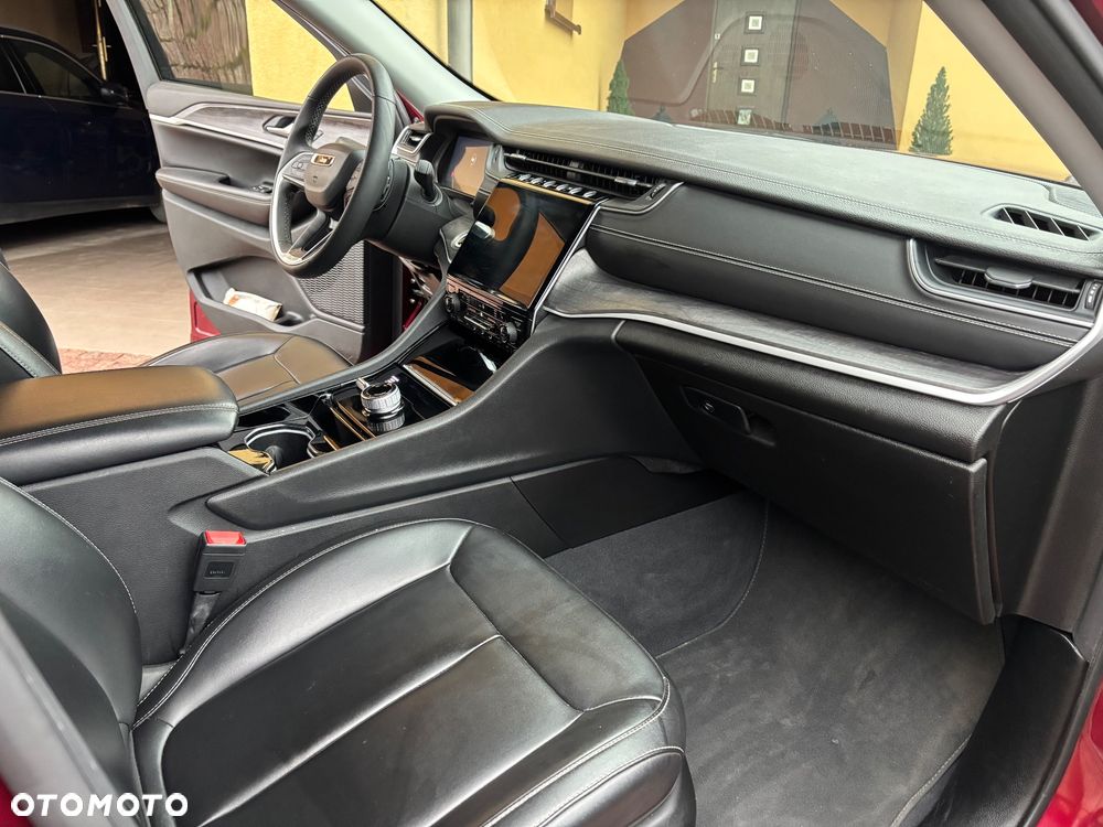 Jeep Grand Cherokee - 12