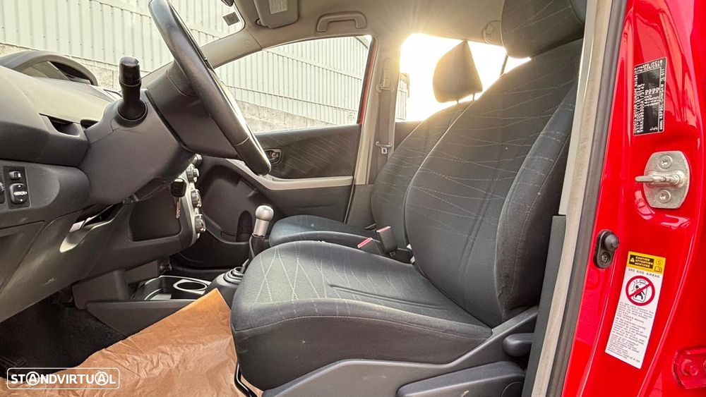 Toyota Yaris 1.0 VVT-i AC Manual+VSC - 5