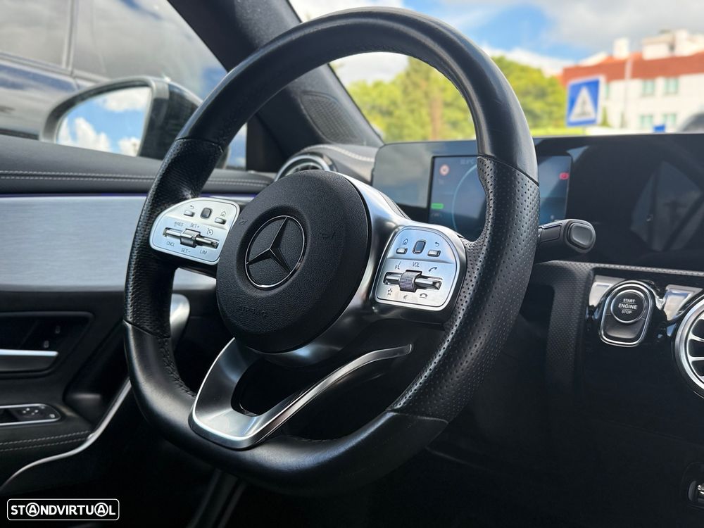 Mercedes-Benz CLA 250 e Shooting Brake AMG Line - 11