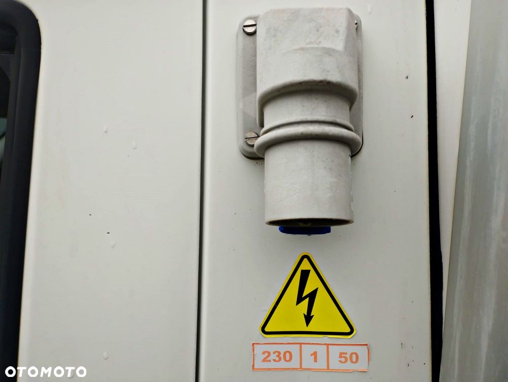 Fiat Doblo Chłodnia 105KM 2 zasilania chłodni - 13