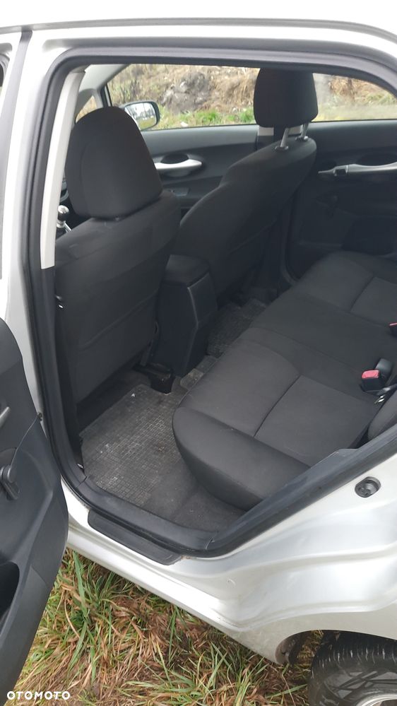 Toyota Auris 1.6 2010 - 15