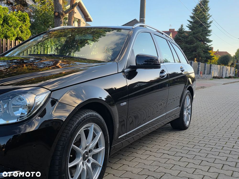 Mercedes-Benz C-Class 2011 photo 4