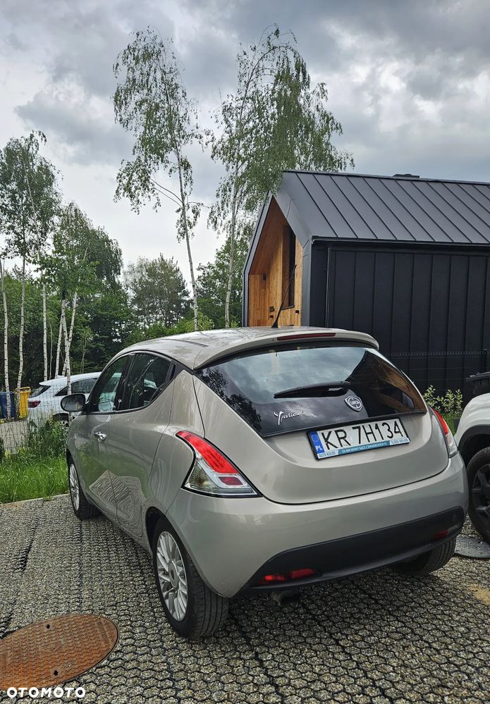 Lancia Ypsilon 0.9 Gold S&S - 10