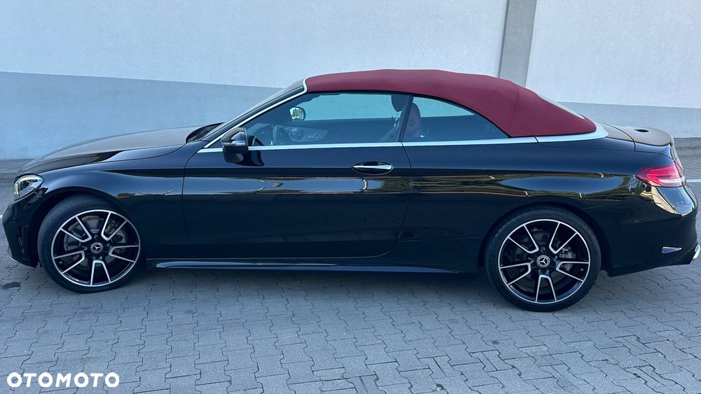Mercedes-Benz Klasa C 300 9G-TRONIC - 32
